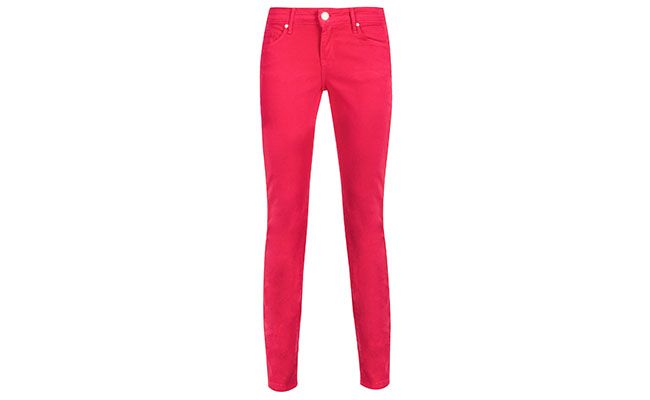 Calça rosa MOB por R$259 na <a href="http://www.shop2gether.com.br/calcas-sarja-carmel-cos-recorte-jb.html#" target="blank_">Shop2gether</a>