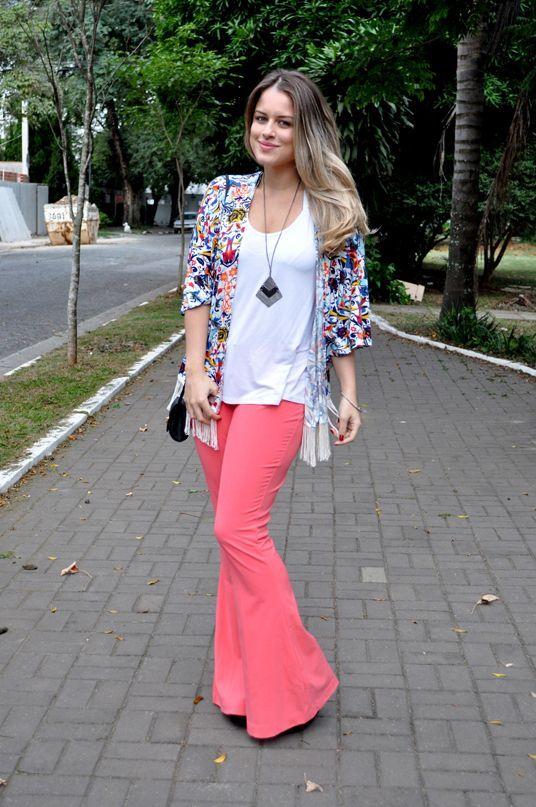 Foto: Reprodução / <a href="http://www.sherons.com.br/wp-content/uploads/2014/05/LOOK-DO-DIA-BLOG-SHERONS-KIMONO-FRANJAS-E-CALC%CC%A7A-FLARE-CEA-ANDRESSA-DE-ALMEIDA9.jpg" target="_blank">Sharons</a>