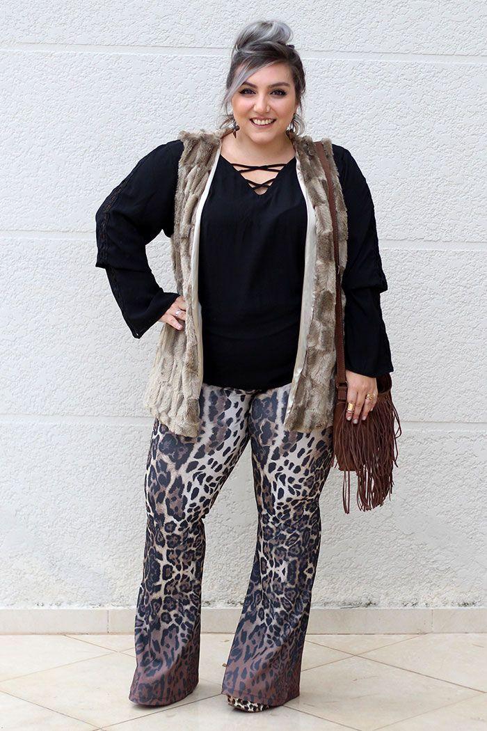 Foto: Reprodução / <a href="http://juromano.com/looks/colete-de-pelo-plus-size-fake-e-calca-flare-de-onca" target="_blank">Blog da Ju Romano</a>
