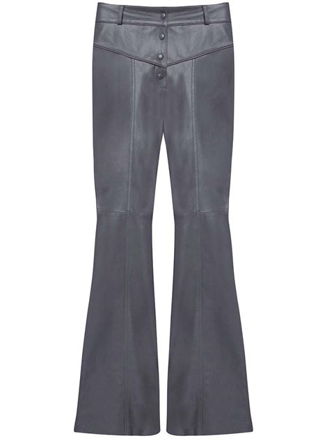 Calça flare couro por R$2.296,00 na <a href="http://ad.zanox.com/ppc/?29469493C40749417&ULP=[[http://www.farfetch.com/br/shopping/women/Cris-Barros-Cala-flare-de-couro-item-11096462.aspx?utm_source=zanox&utm_medium=link&utm_campaign=deeplink_generator]]" rel="nofollow" target="blank_">Farfetch</a>
