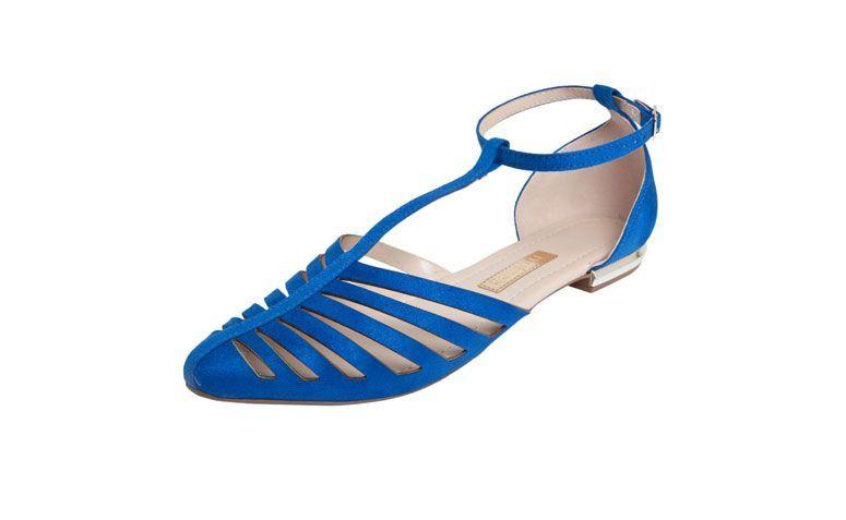 sandal datar Salome biru untuk $ 79,90 di Dafiti