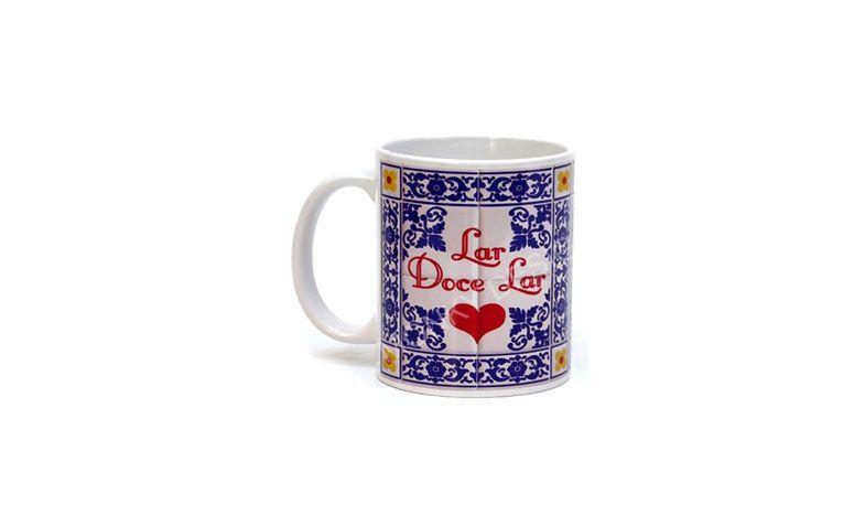 Caneca lar doce lar por R$39,00 na <a href="http://www.monky.com.br/caneca-de-porcelana-decorada-lar-doce-lar-p1108/" target="blank_">Monky</a>