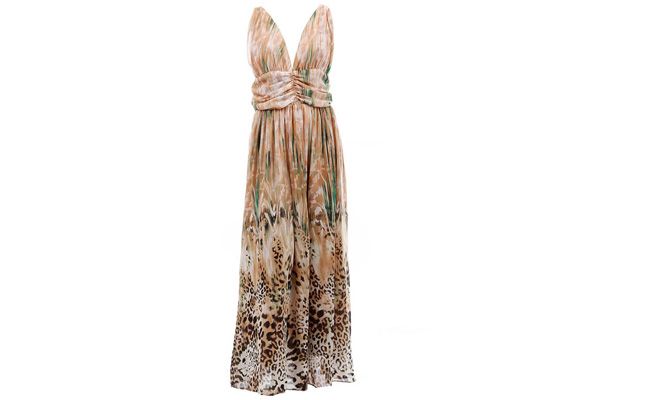 Vestido chiffon estampado por R$139,99 na <a href="http://www.passarela.com.br/feminino/produto/6400535304/Vestido-Longo-Chiffon-Lara-52605---Bege/" target="_blank">Passarela</a>