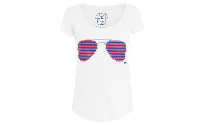 T-shirt branca de óculos 284 por R$99,90 na <a href="http://www.shop2gether.com.br/camiseta-oculos-marinheiro.html" target="blank_">Shop2gether</a>