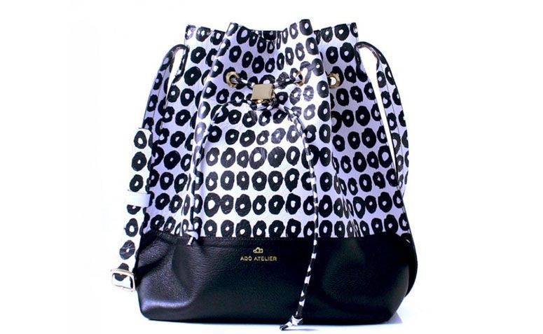 Bolsa bucket artsy grande Adô Atelier por R$351,20 na <a href="http://www.adoatelier.com.br/bolsas-couro-diversas/bolsas-couro-grandes/bucket-branca-grande-artsy " target="_blank">Adô Atelier</a>