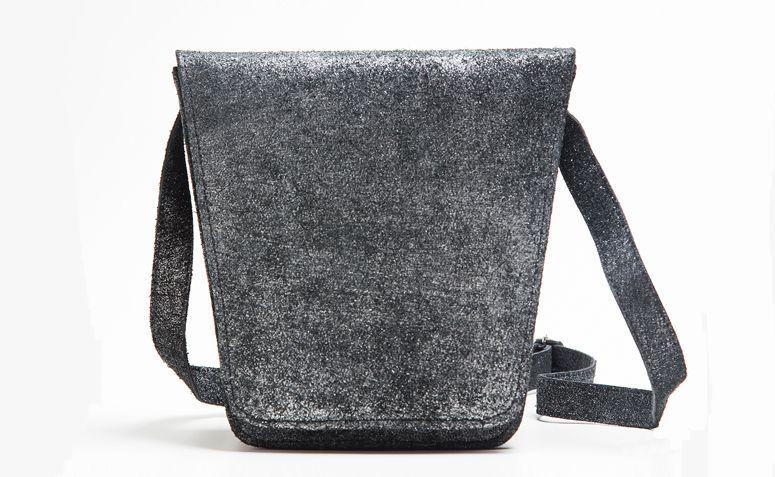 Bolsa Jenny glitter por R$320,00 na <a href="http://lepreri.com.br/loja/jenny/jenny-glitter/" target="_blank">Lepreri</a>