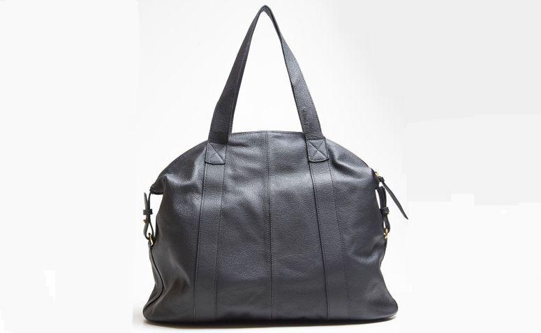 Bolsa Carol preta por R$580,00 na <a href="http://lepreri.com.br/loja/carol/carol-preta/" target="_blank">Lepreri</a>