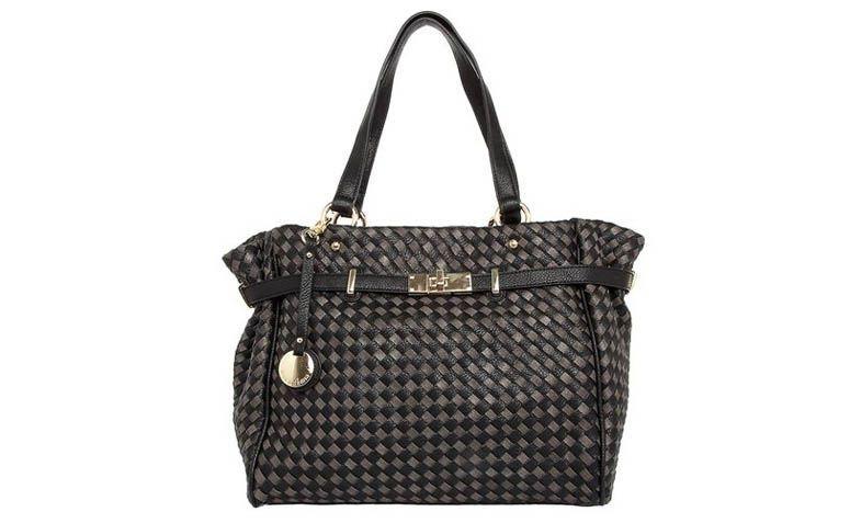 Black Macadamia bag by R $ 319.90 in Dafiti
