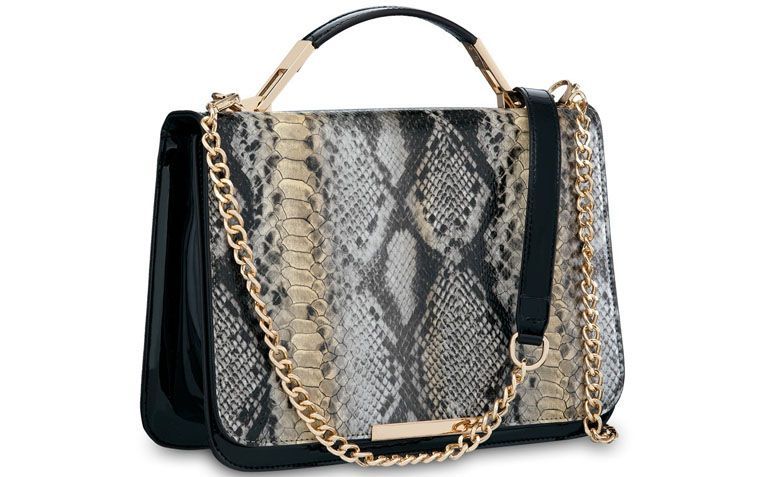 Bolsa de couro ecológico Pallas por R$159,90 na <a href="http://www.ellastore.com.br/bolsas-femininas/pallas/bolsa-pallas-pl2158-preto" target="_blank">Ella Store</a>