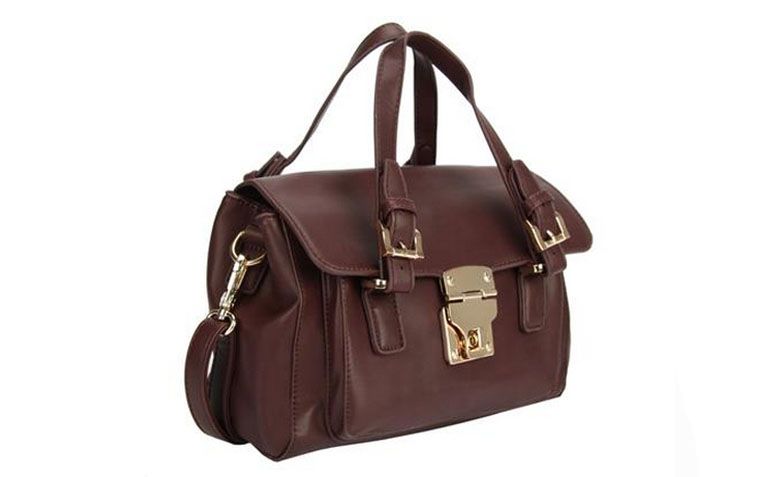 Bolsa de mão vinho Vitorino Maské por R$119,99 na <a href="http://www.lepostiche.com.br/bolsa-mao-vinho-vm0204-vitorino-maske-1924.aspx/p?cbc=1&sk=3848" target="_blank">Le Postiche</a>