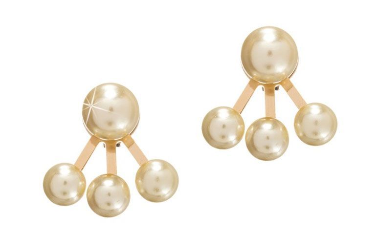 boucle d'oreille plaqué or avec des mini perles pour 49,90 $ en Francisca Joias
