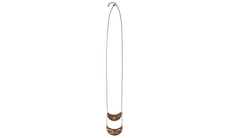 Colar longo com pingentes em meia-lua por R$58 na <a href="http://www.amomuito.com/bijoux/20383-colar-longo-varanasi-ouro-velho.html" target="_blank">Amo Muito</a>