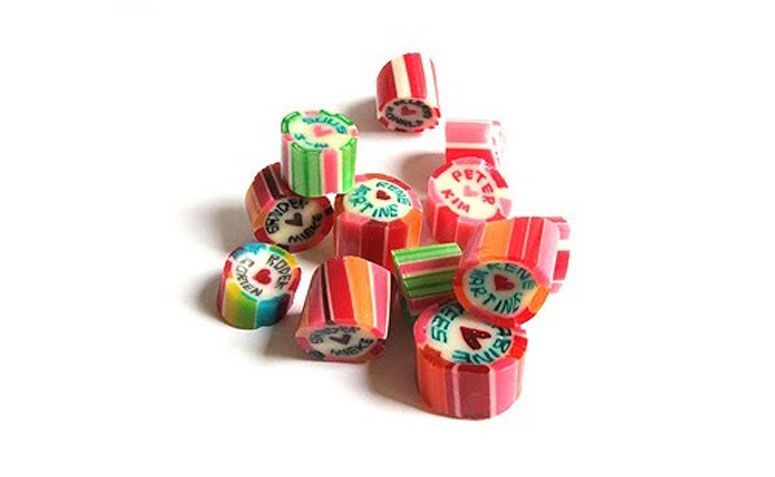 Caramelos personalizados com o nome dos noivos por R$90,00 1kg na <a href=" http://www.papabubble.com.br/">Papabubble</a>