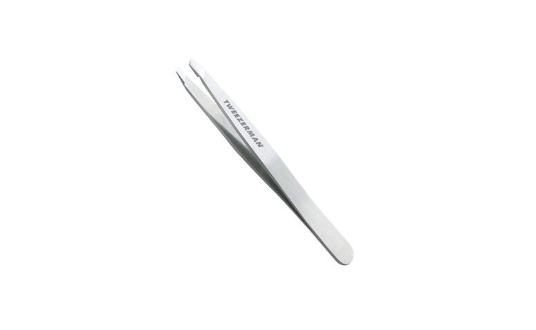 Pinça Tweezerman em inox por R$94,90 na <a href="http://ad.zanox.com/ppc/?28065144C20970194&ULP=[[https://www.belezanaweb.com.br/tweezerman-slant-pinca-inox/?utm_source=Parcerias_Zanox&utm_medium=publisher_deeplink&utm_campaign=Parcerias_Zanox&origem=zanox]]" target="blank_">Beleza na Web</a>