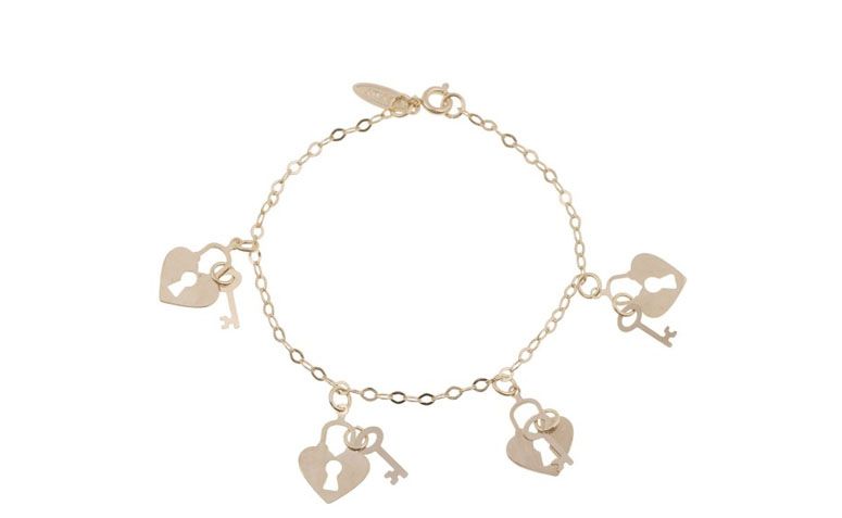 Pulseira de corrente com pingentes de coração e chave por R$39,90 na <a href="http://www.amomuito.com/bijoux/16767-pulseira-segredinhos-folheada-dourada.html" target="_blank">Amo Muito</a>