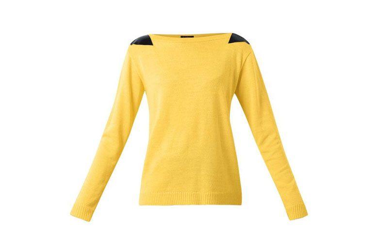 Sweater dengan rinci kuning di kulit sintetis untuk R $ 139.99 di Posthaus