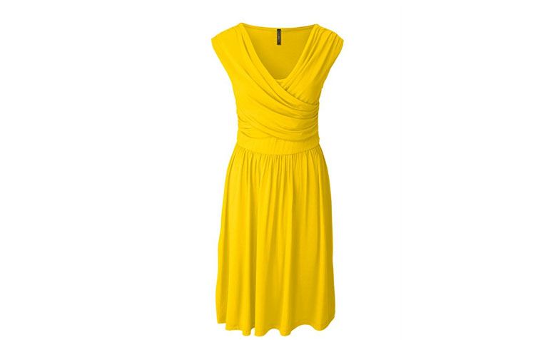 Vestido envelope liso por R$89,90 na <a href="http://ad.zanox.com/ppc/?27713758C43009238&ULP=[[http://www.posthaus.com.br/moda/vestido-transpassado-amarelo_art174767.html?PAC_ID=125109]]" target="_blank">Posthaus</a>