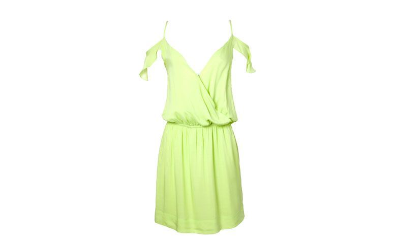 Vestido envelope liso por R$239 na <a href="http://www.oqvestir.com.br/vestido-sofia-para-vix-transpassado-58470.aspx/p?ranking=4&p=vestido%20sofia%20vix%20&typeclick=3&ac_pos=header&origem=ac" target="_blank">OQ Vestir</a>