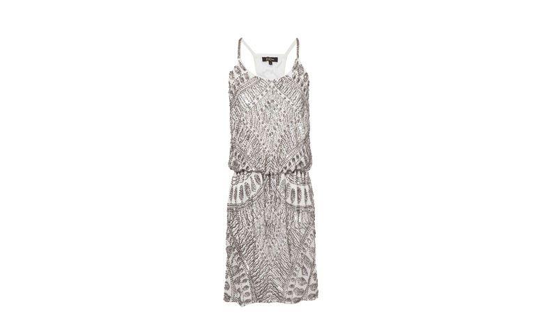 Vestido de festa curto bordado em prata por R$1.199,90 na <a href="http://www.oqvestir.com.br/vestido-bobo-psychodelic---off-white-e-prata-54411.aspx/p" target="_blank">OQ Vestir</a>