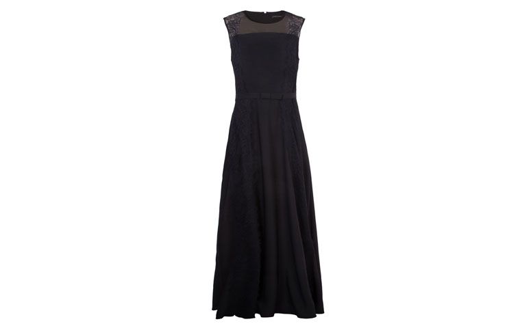 Vestido longo com transparência nos ombros por R$998 na <a href="http://www.oqvestir.com.br/vestido-longo-thelure-renda---preto-56877.aspx/p" target="_blank">OQ Vestir</a>