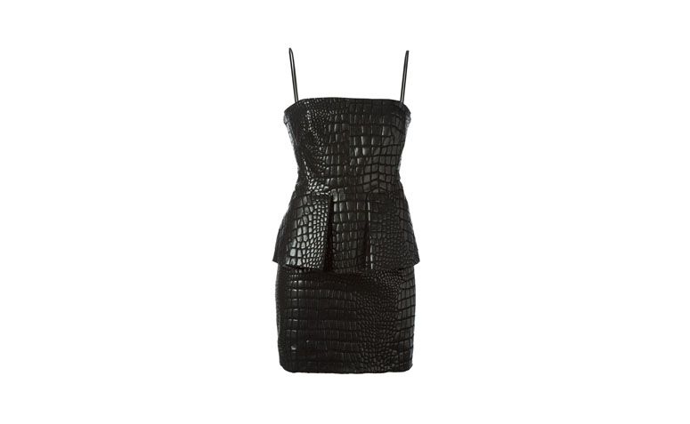 Vestido peplum em tecido sintético por R$1.740 na <a href="http://ad.zanox.com/ppc/?29469493C40749417&ULP=[[http://www.farfetch.com/br/shopping/women/boutique-moschino-vestido-peplum-com-padronagem-item-10901387.aspx?utm_source=zanox&utm_medium=link&utm_campaign=deeplink_generator]]" target="_blank">Farfetch</a>