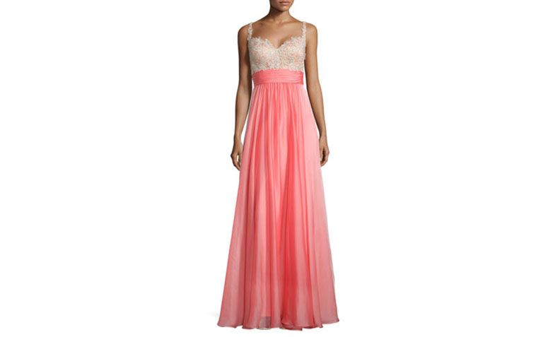 Vestido princesa com renda por U$395 na <a href="http://www.neimanmarcus.com/en-br/La-Femme-Sleeveless-Sweetheart-Combo-Gown-Hot-Coral/prod178160184/p.prod" target="_blank">Neiman Marcus</a>