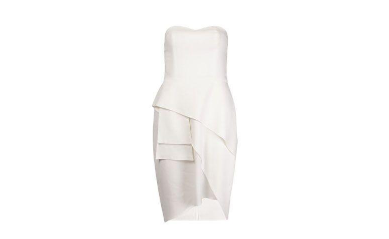 Vestido tomara que caia branco formal por R$294 na <a href="http://www.farfetch.com/br/shopping/women/heloisa-faria-vestido-assimetrico-em-linho-item-10779659.aspx" target="_blank">Farfetech</a>