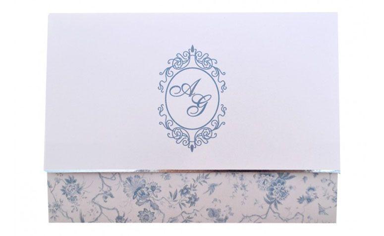 Convite estampado com brasão por R$3,50 por unidade na <a href="http://www.papelconvite.com.br/convites-casamento-ref-138.html" target="blank_">Papel Convite</a>