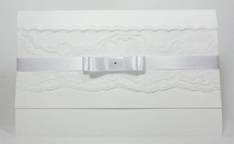 Convite com renda e laço por R$3,75 por unidade na <a href="http://www.elo7.com.br/convite-de-casamento-sloon-rendado/dp/3CEED2#df=d&uso=o" target="blank_">Elo 7</a>