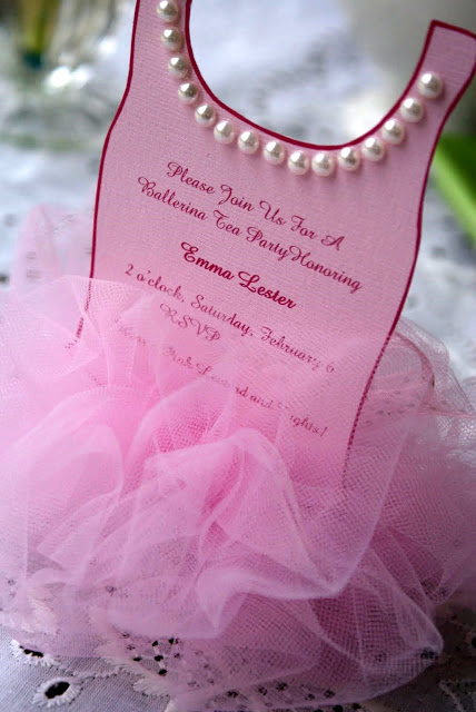 Foto: Reprodução / <a href="http://alittleloveliness.blogspot.com.br/2010/02/ballerina-tutu-invitation.html" target="_blank">A little loveliness</a>