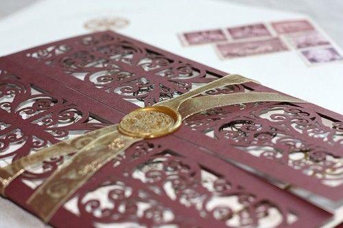 Foto: Reprodução / <a href="http://ohsobeautifulpaper.com/2010/10/spanish-style-laser-cut-invitations/" target="_blank">Oh so beautiful paper</a>
