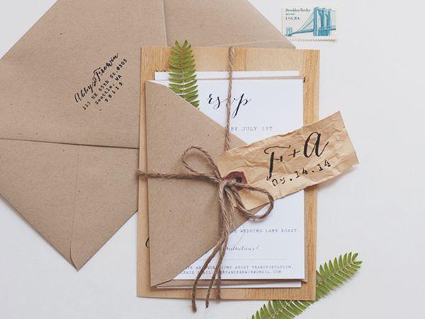 Foto: Reprodução / <a href="http://ohsobeautifulpaper.com/2014/10/abby-frewins-modern-rustic-wood-veneer-wedding-invitations/" target="_blank">Oh so beautiful paper</a>