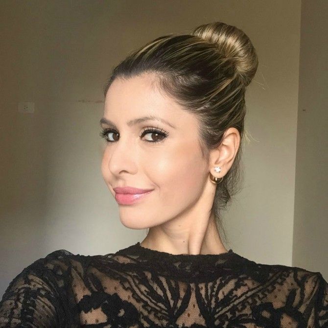 Foto: Reprodução / <a href="http://www.caroltognon.com.br/2015/02/tutorial-como-fazer-coque-rosquinha/">Carol Tognon</a>
