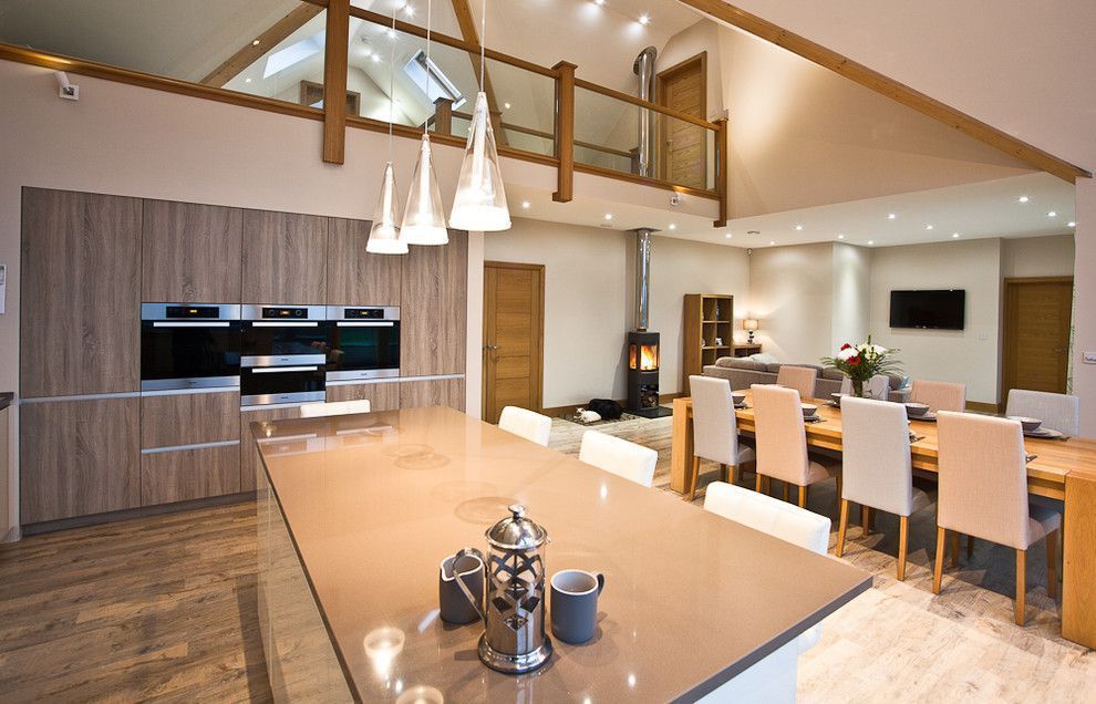 Foto: Reprodução / <a href="http://www.houzz.com/photos/15217839/Wanborough-Swindon-contemporary-kitchen-south-west" target="_blank">Houzz</a>