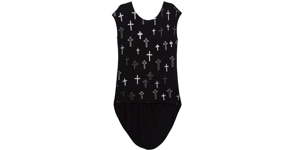 <p>Blusa de cruz P&B mullet – Market 33 por R$119 na Loja OQvestir. </p>