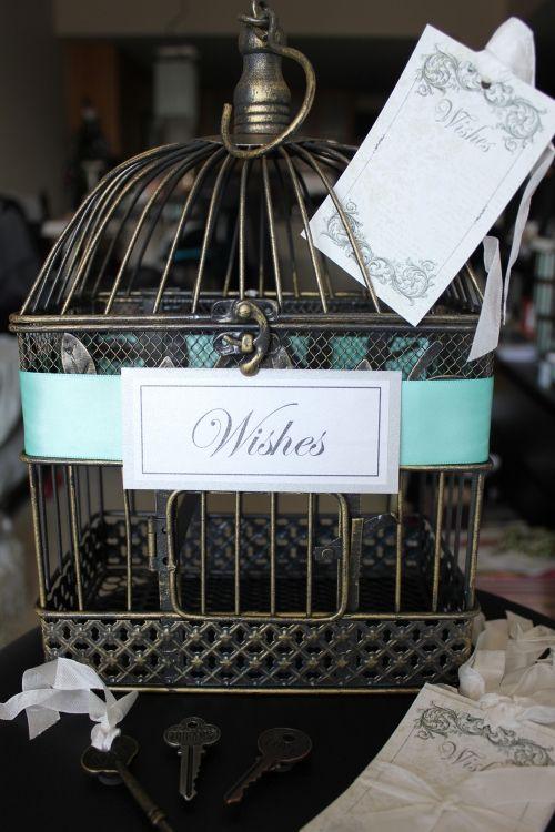 Foto: Reprodução / <a href="http://lilodesigns.storenvy.com/products/166259-something-tiffany-blue-vintage-inspired-shabby-chic-style-wedding-card-hol" target="_blank">Lilo Designs</a>