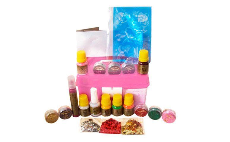 Kit de depilação artística Eclépcya Doce Feitiço, R$131,89 na
<a href="http://www.lojamagiacosmeticos.com.br/kit-de-depilacao-artistica-eclepcya-doce-feitico-p2707" target="_blank">Loja Magia Cosméticos</a>