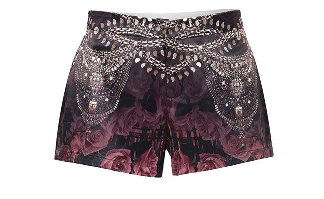 Shorts reto com bolso e detalhes Triton por R$116,40 na <a href="http://www.glamour.com.br/short-triton-alfaiataria-lav-estampa-corrente-173093/p target="blank_">Glamour</a>