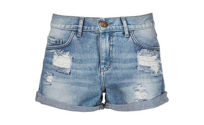 Shorts boyfriend Le Lis Blanc por R$299,50 na <a href="http://www.farfetch.com/br/shopping/women/le-lis-blanc-shorts-jeans-azul-claro-item-10728955.aspx?storeid=9688&ffref=lp_58_" target="blank_">Farfetch</a>