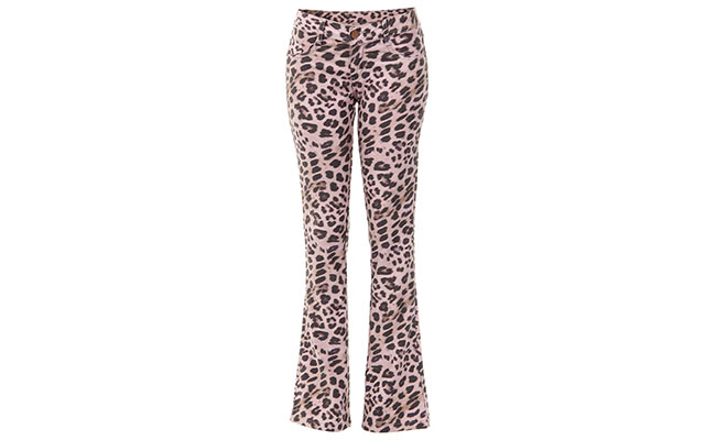 Calça Flare Sawary por R$129,99 na <a href="http://www.passarela.com.br/feminino/produto/6400703907/Calca-Sarja-Flare-Animal-Print-Sawary-233899---Estampado/" target="blank_">Passarela</a>