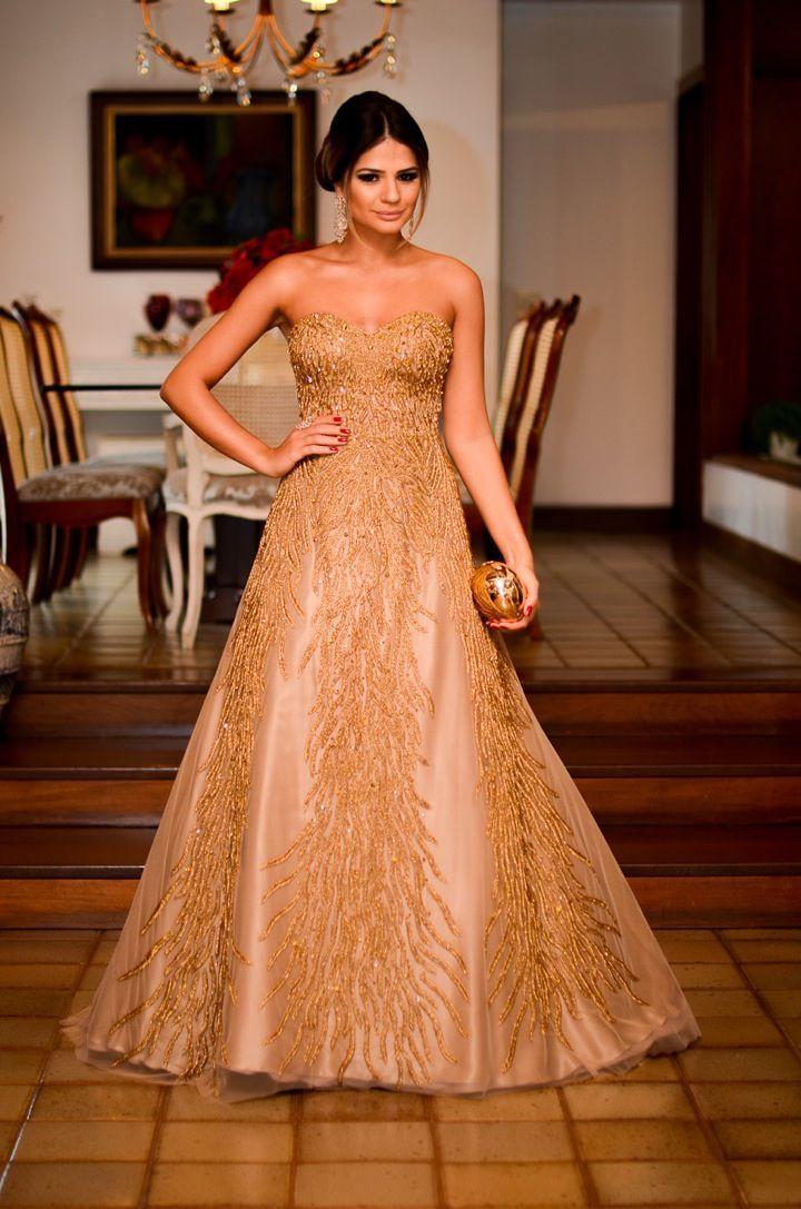 Foto: Reprodução / <a href="http://www.blogdathassia.com.br/br/2015/03/23/top-5-dos-looks-marcantes-em-minha-vida/#post" target="_blank">Blog da Thássia</a>