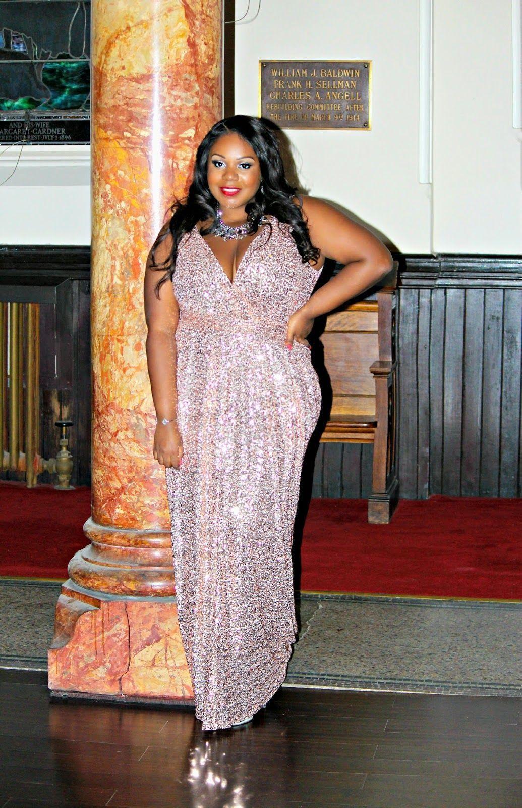 Foto: Reprodução / <a href="http://www.curvenvy.com/2015/03/be-belle-of-ball-or-prom-with-rent.html" target="_blank">CurvEnvy</a>