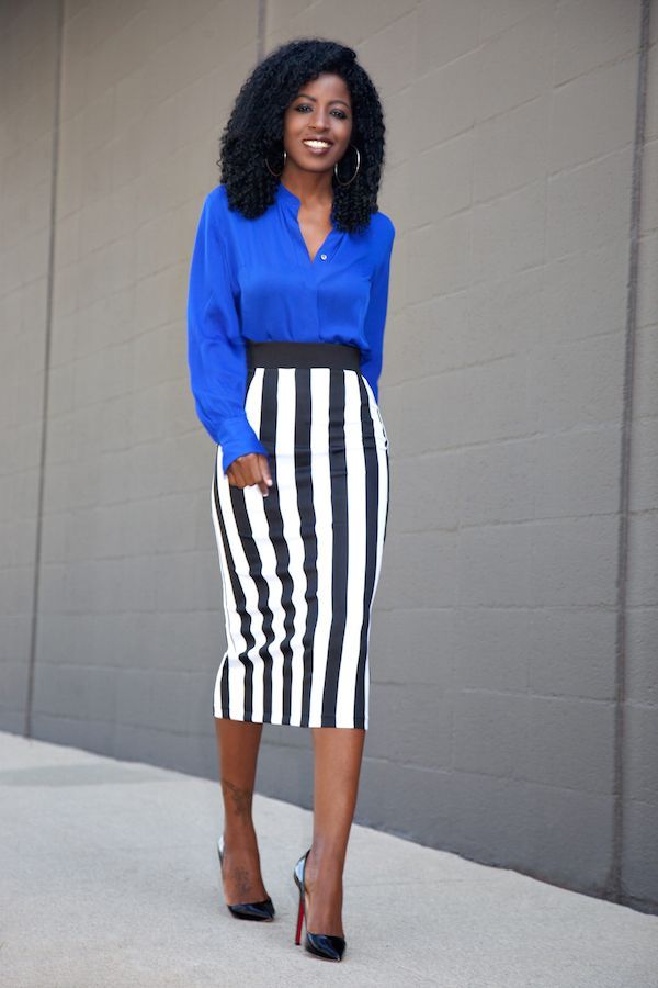 Foto: Reprodução / <a href="http://stylepantry.com/2015/10/08/silk-long-sleeve-blouse-striped-midi-skirt/" target="_blank">Style Pantry</a>