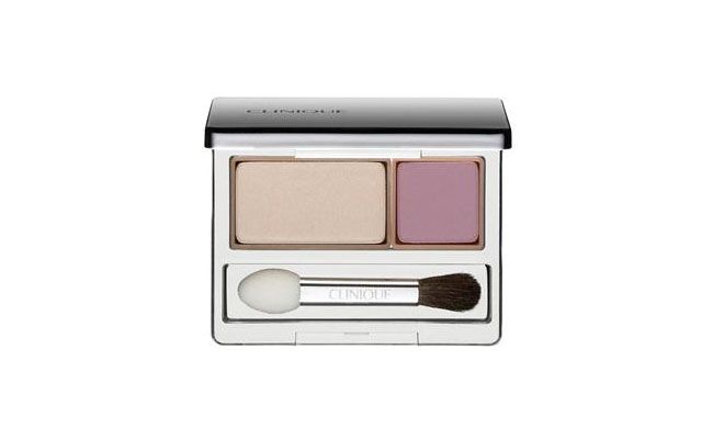 <p>Clinique Colour Surge Eyeshadow Duo por R$119,90 na <a href="http://www.thebeautybox.com.br/sombra-em-po-clinique-colour-surge-eye-shadow-duo.htm" target="blank_">the Beauty Box</a></p>