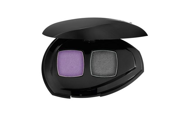 <p>Make B. Duo de Sombras por R$ 27,99 na loja <a href="http://www.boticario.com.br/Make-B--Duo-de-Sombras-London-264MAKEBDUOSOM/p" target="blank_">O Boticário</a></p>