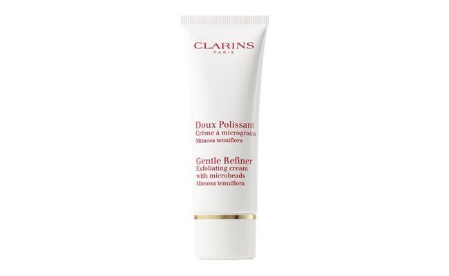 Esfoliante Doux Polissant Clarins por R$119 na Sephora></p>
<p class=