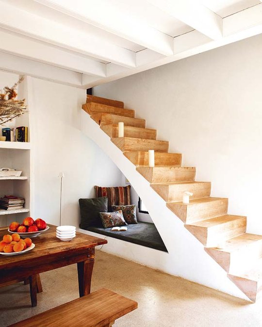 Foto: Reprodução / <a href="http://blog.propertypal.com/8-creative-uses-for-the-space-under-your-stairs/" target="_blank">Street Smart</a>