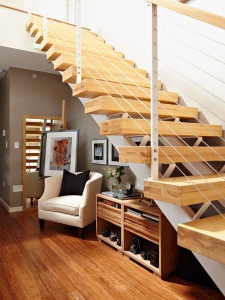 Foto: Reprodução / <a href="http://www.homedit.com/build-a-storage-space-under-your-stairs/" target="_blank">Homedit</a>