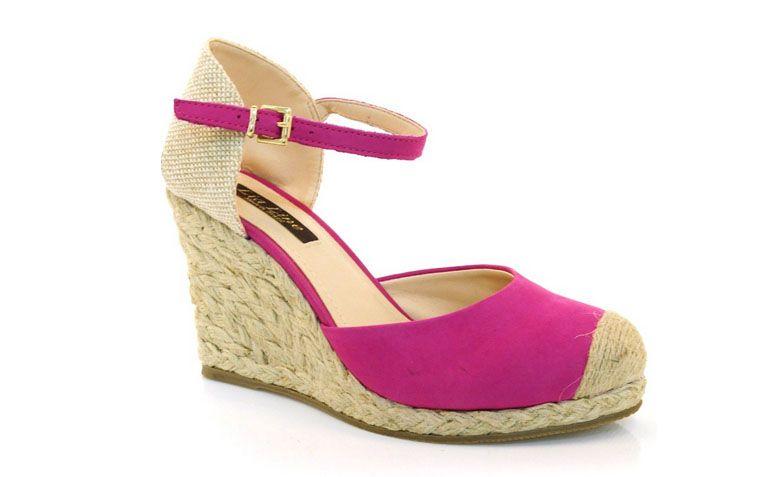 Espadrilhe rosa por R$149,99 na <a href="http://www.vizzent.com.br/sandalia-anabela-espadrille-lia-line-magenta" target="_blank">Vizzent</a>