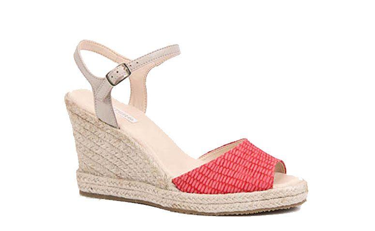 Espadrilhe vermelho por R$149,99 na <a href="http://www.passarela.com.br/passarela/produto/_/R-Sandalia-Anabela-Feminina-Bottero-219505-Vermelho-6091285616-10001" target="_blank">Passarela</a>